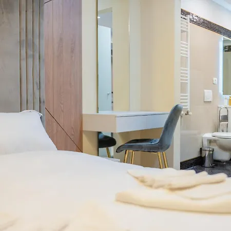 Luxurious With Swimming Pool - Herastrau Park Apartment