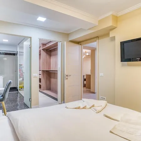 Luxurious With Swimming Pool - Herastrau Park Apartment