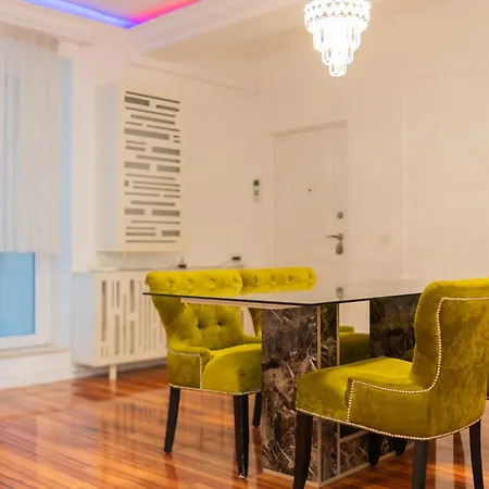 Luxurious With Swimming Pool - Herastrau Park Apartment