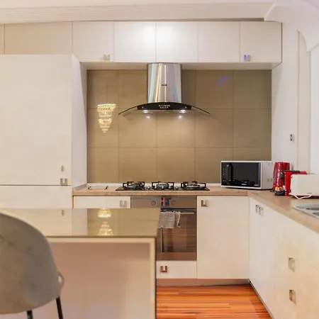 Luxurious With Swimming Pool - Herastrau Park Apartment